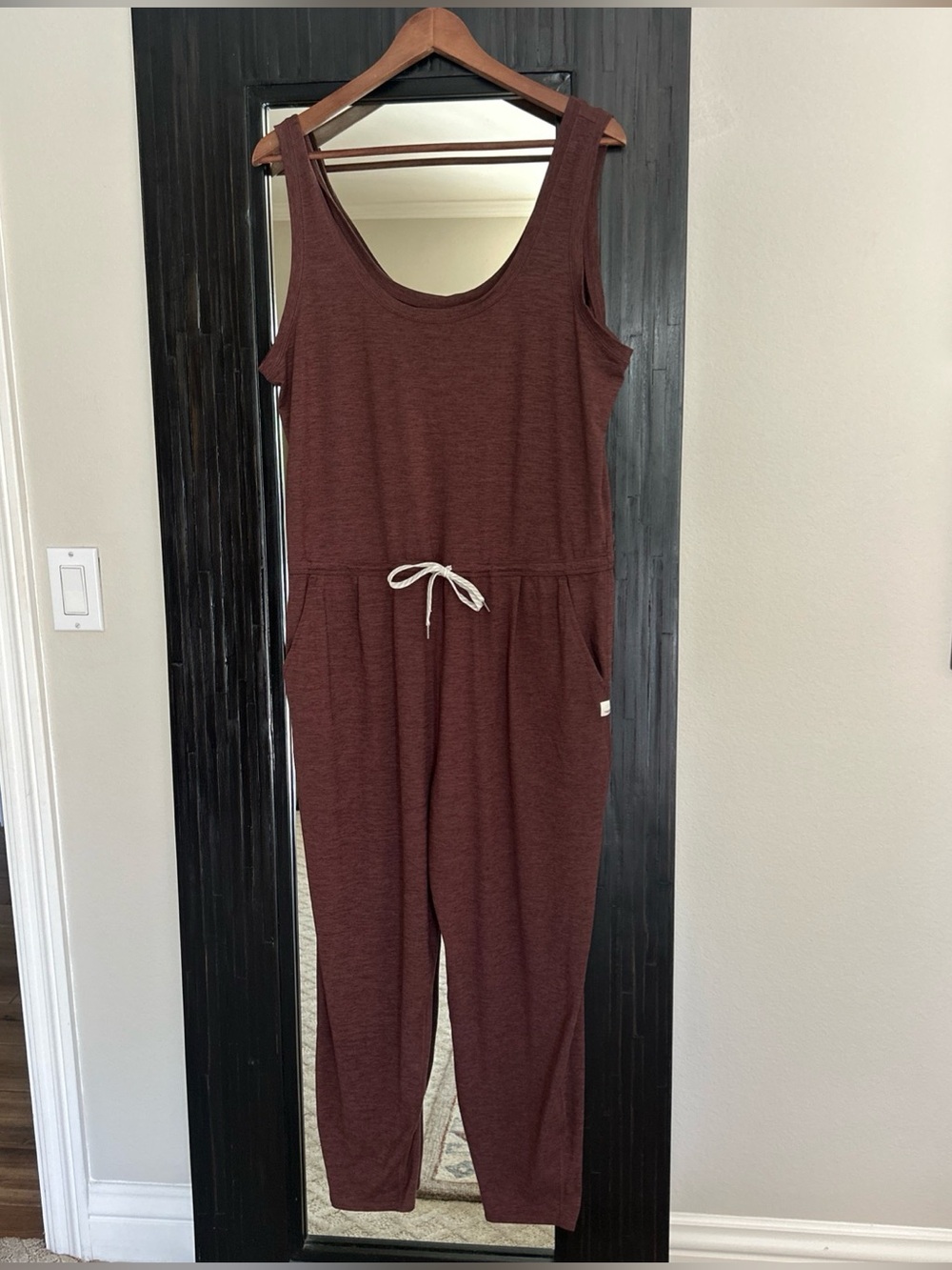Vuori Women’s Brown Lux Harem Sleeveless Jumpsuit Size L Drawstring Pockets
